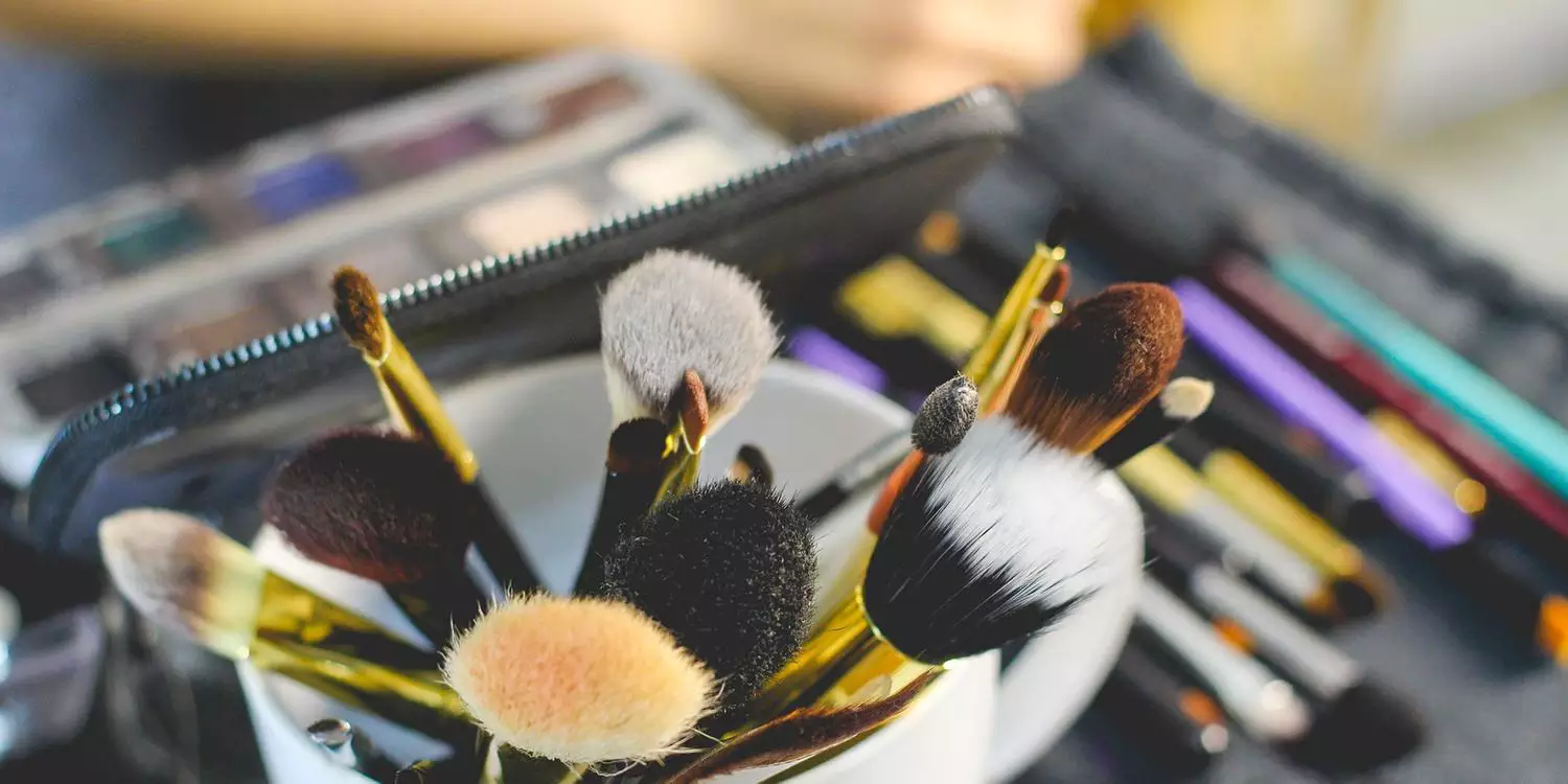 Maquiagem Natural x Maquiagem Glam: Como Criar Looks Variados.