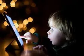 Os Riscos do Uso Precoce do Celular por Crianças.
